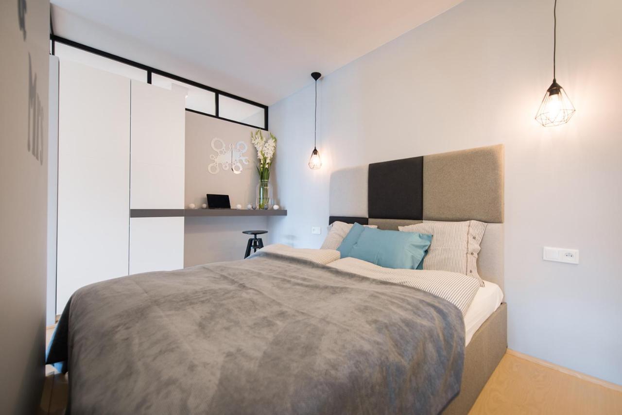 Premium Apartment For Old Town & Jewish Quarter - Balcony Plus Pool Onsite كراكوفيا المظهر الخارجي الصورة