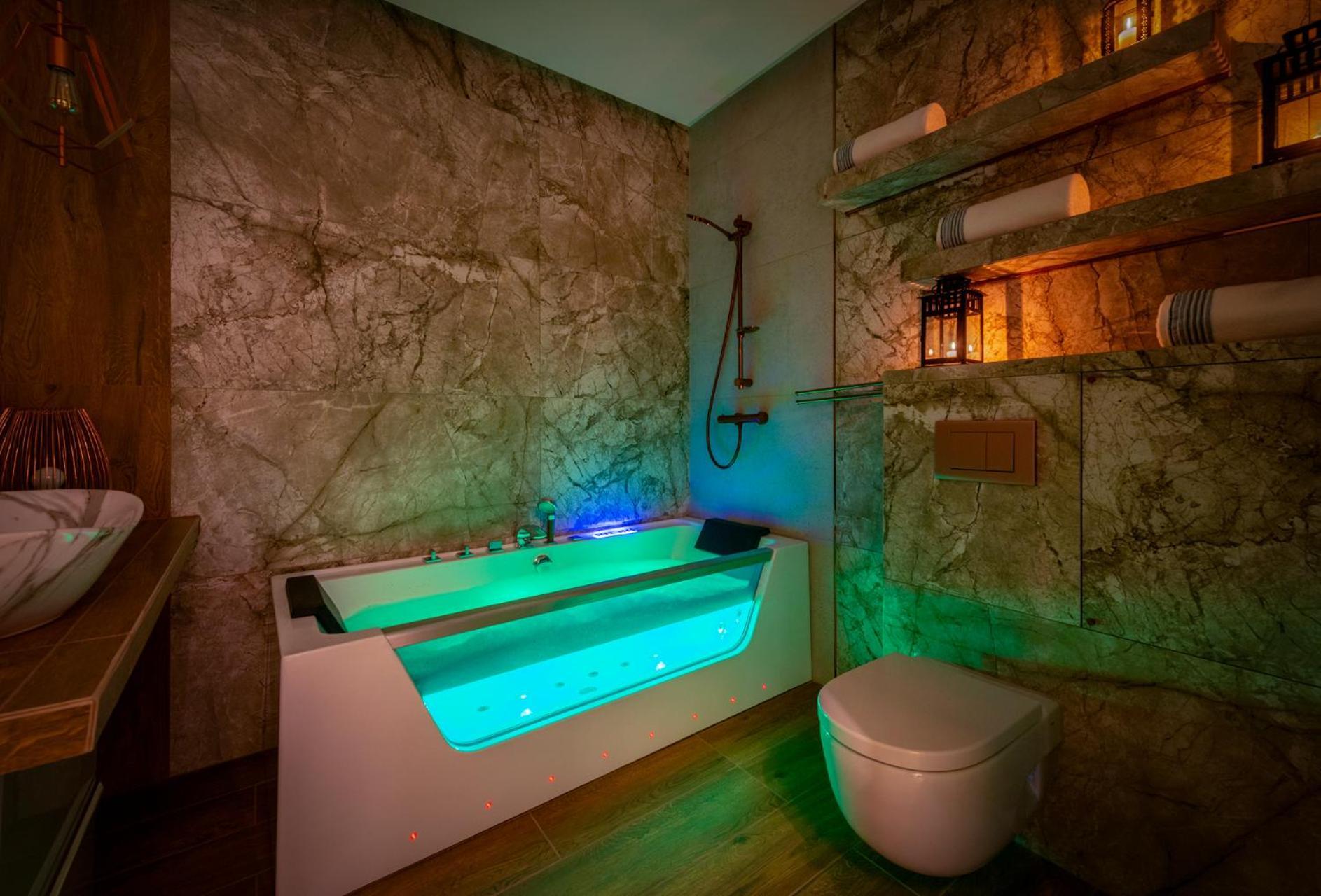 Premium Apartment For Old Town & Jewish Quarter - Balcony Plus Pool Onsite كراكوفيا المظهر الخارجي الصورة